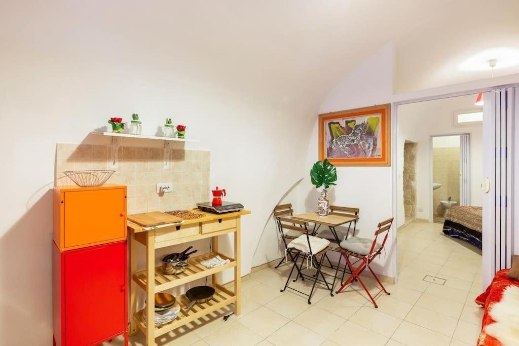 Charming Old Town House Appartement Bari Buitenkant foto