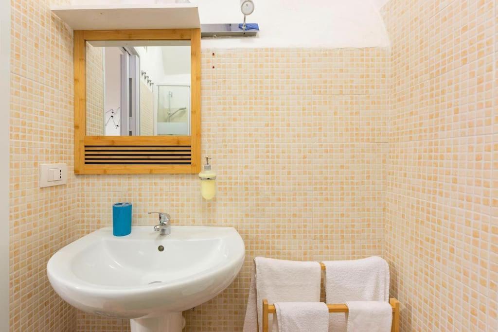 Charming Old Town House Appartement Bari Buitenkant foto